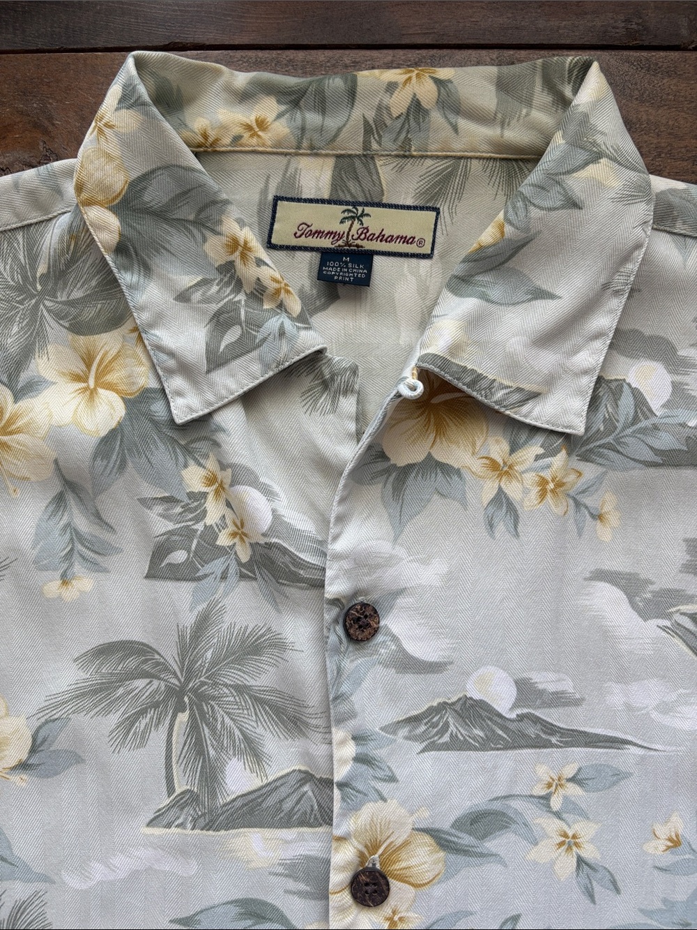 Tommy Bahama Men’s Hawaiian Shirt